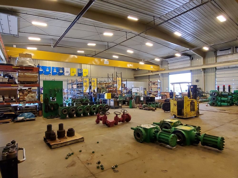 ± 15,000 SF shop, office & ± 7 acre yard | Former Weir Oil & Gas Facility: 14082 49th Rd NW, Williston, ND 58801